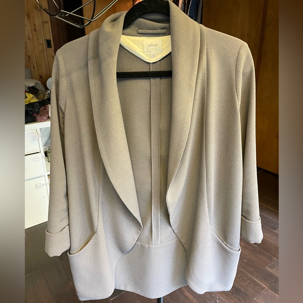 Wilfred crepe shawl neck blazer size 4, grey.